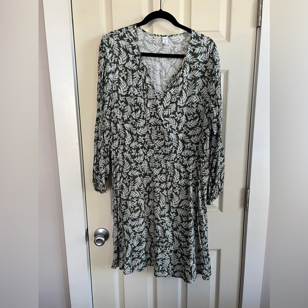 Green pattern dress